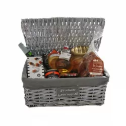 panier en osier garni panier en osier garni