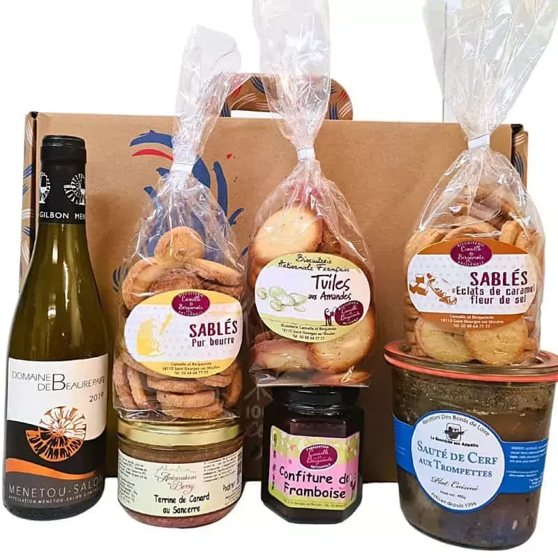 Assortiment de biscuits artisanaux : sablé beurre, sablé caramel, tuile amande