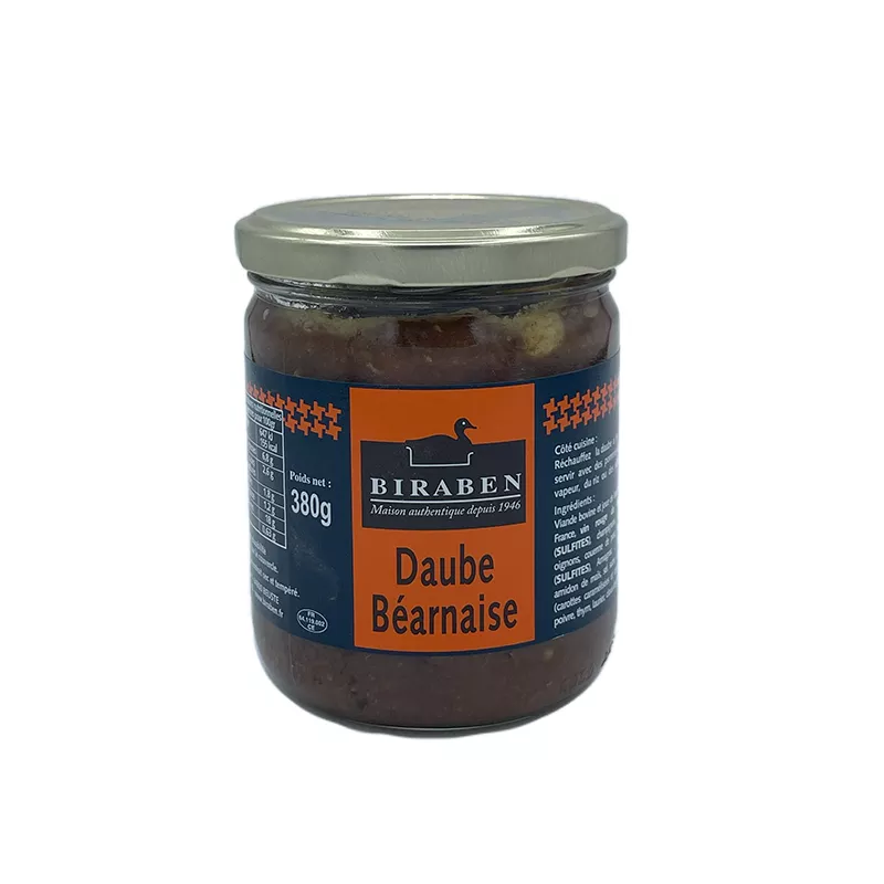 Daube Béarnaise 380g présentée dans une assiette, prête à être dégustée Daube Béarnaise 380g présentée dans une assiette, prête à être dégustée