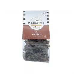 Tagliatelles aux cèpes 250g en gros plan avec un fond rustique.