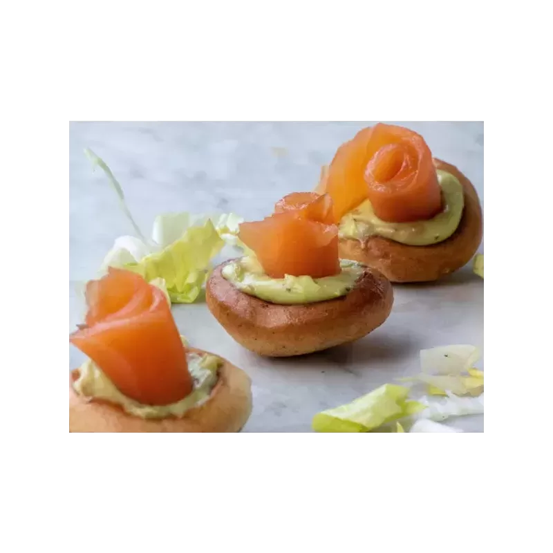 Mini Craquelins de Saint Malo servis sur une assiette, idéaux pour accompagner fromage, charcuterie et tartinades