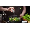 Bouteille de Moulin Sel Fin de Guérande aux Herbes Spécial Salade avec basilic, thym, persil et autres herbes aromatiques.