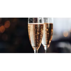 Verre de Crémant de Loire Blanc Brut avec fines bulles dorées