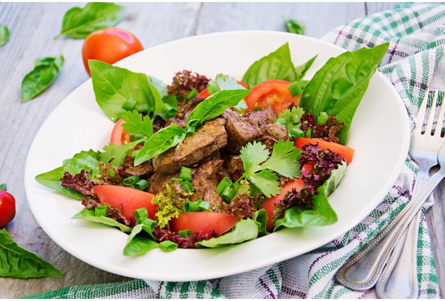 Une Salade Estivale à Base de Gésiers Confits de Canard : Une Idée Fraîche et Savoureuse pour les Journées ensoleillées